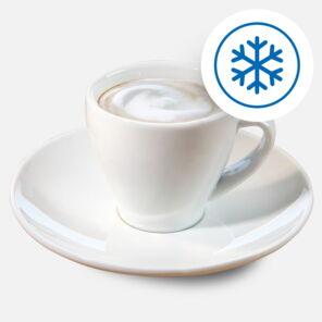 Iced Espresso macchiato in weißer Tasse