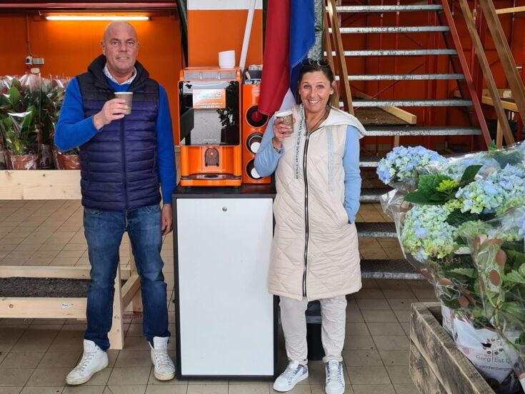 Kaffee Partner Kunde mit miniBona 2 Kaffeevollautomat